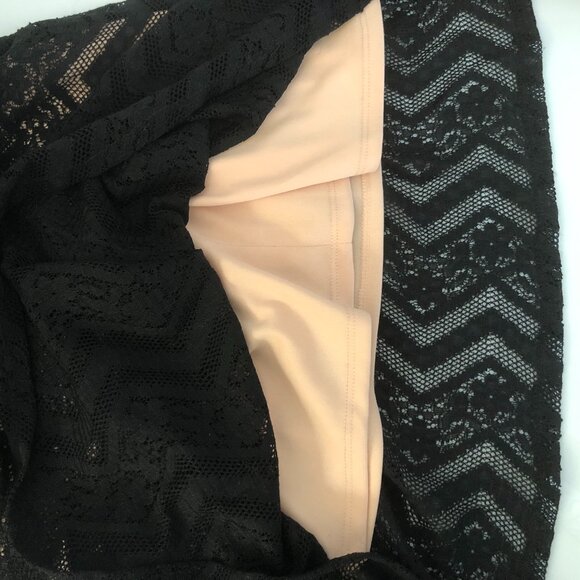 NWT JAX dress - Size 4 - black lace details with attached nude lining - Picture 6 of 8